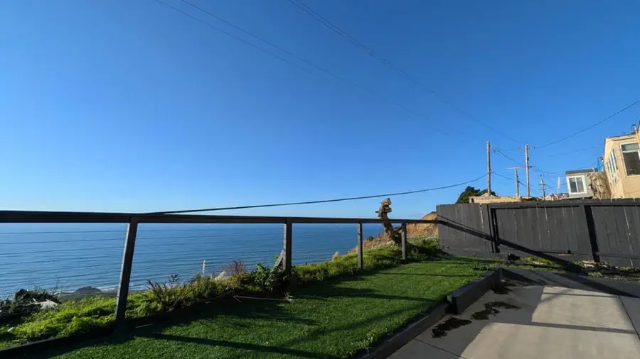 910 Skyline Drive, Daly City, CA 94015 - Image #2