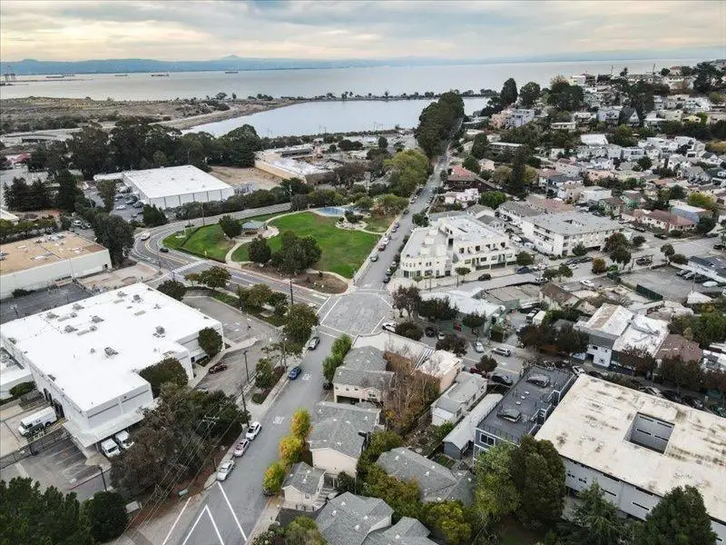 18 Visitacion Avenue, Brisbane, CA 94005 - #3