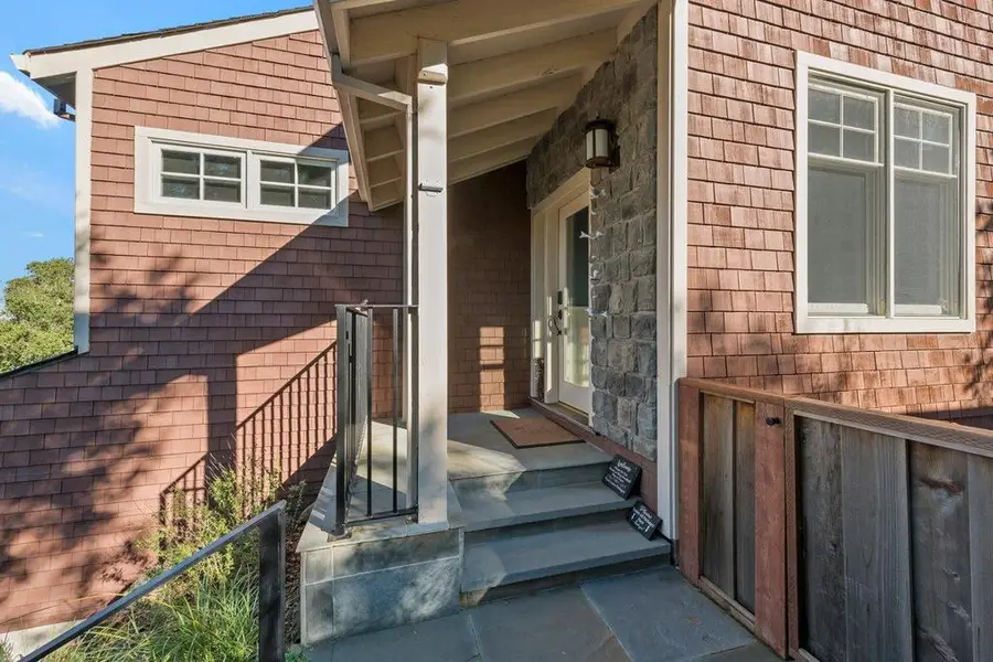 562 Hillcrest Way, Redwood City, CA 94062 - Image #3