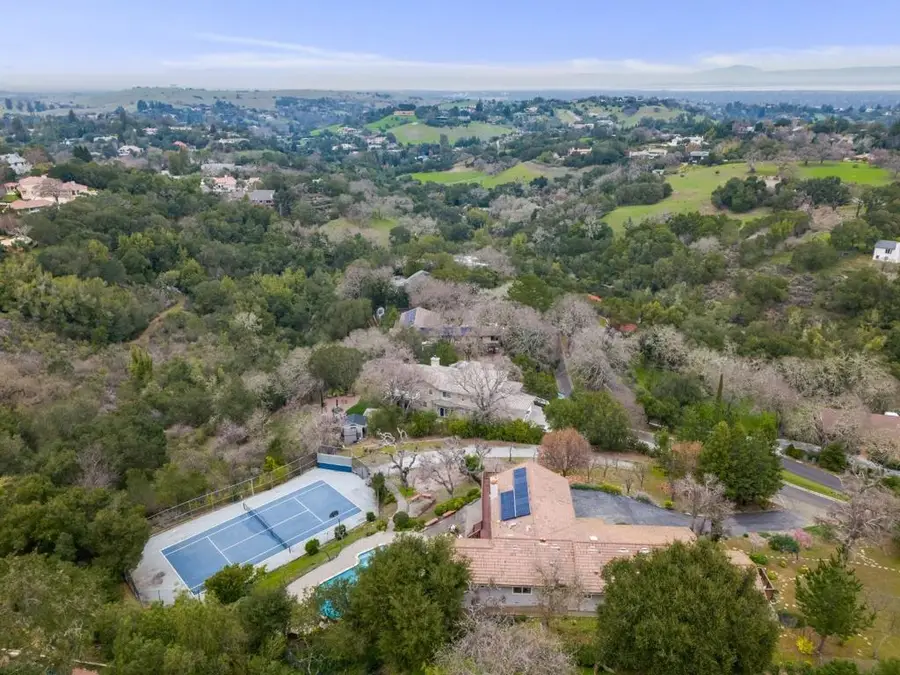 27769 Edgerton Road, Los Altos Hills, CA 94022 - Image #3