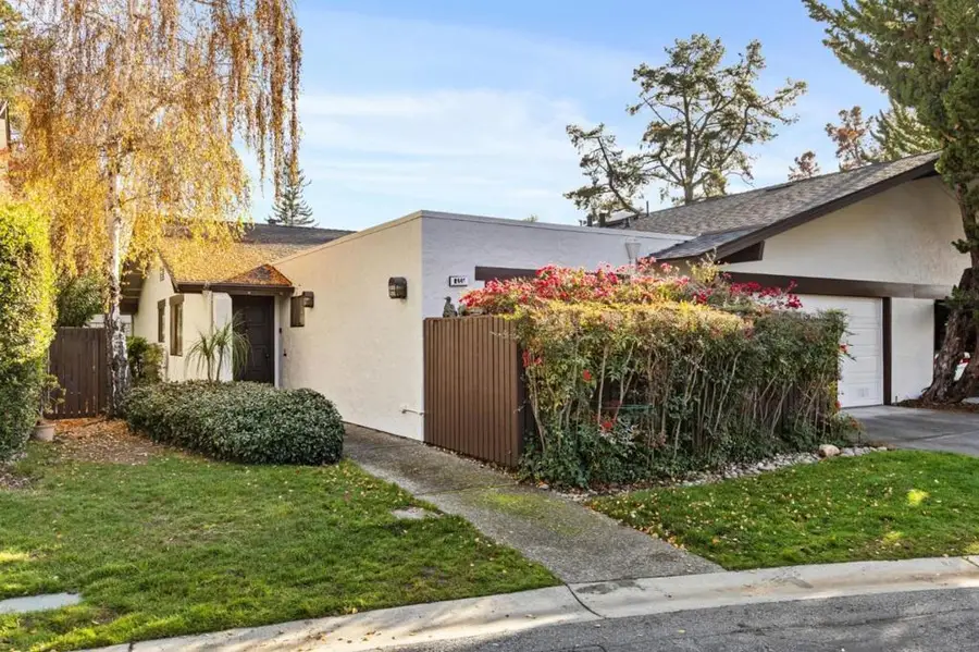 2445 Sharon Oaks Drive, Menlo Park, CA 94025 - Image #3