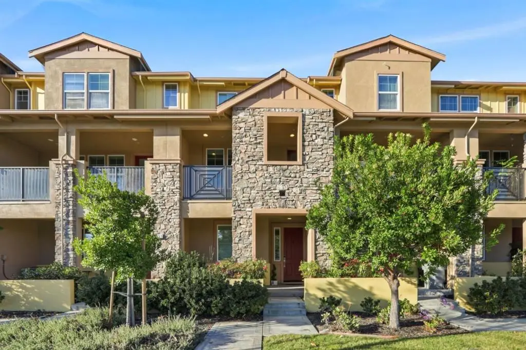 1653 Hillsdale Avenue #4, San Jose, CA 95124 - Image #1