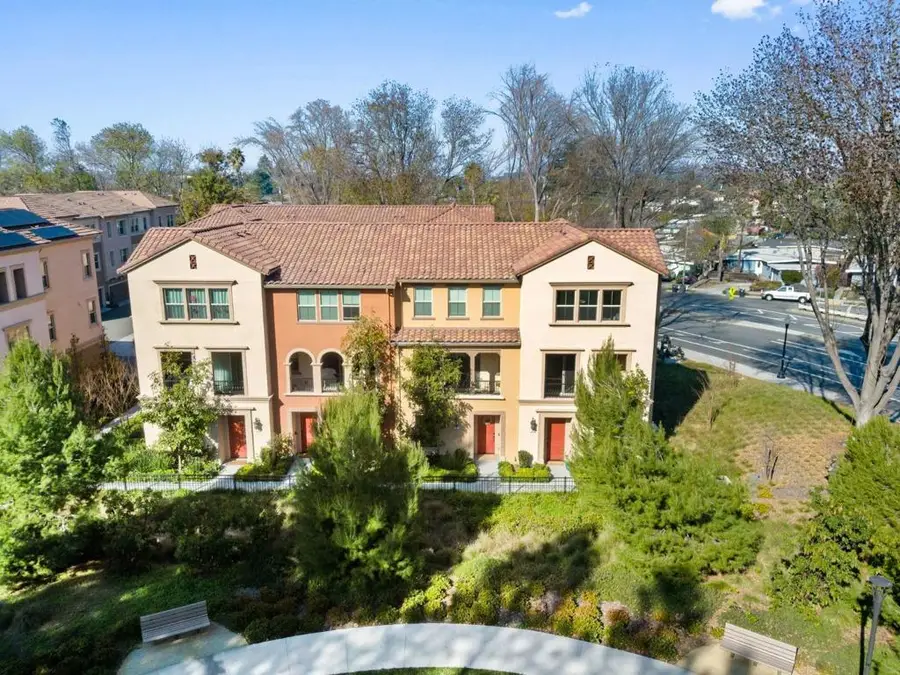 1070 Darwin Terrace #4, Sunnyvale, CA 94085 - Image #2