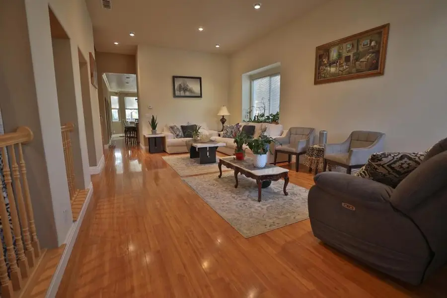 3032 Grasmere Circle, Roseville, CA 95661 - #3