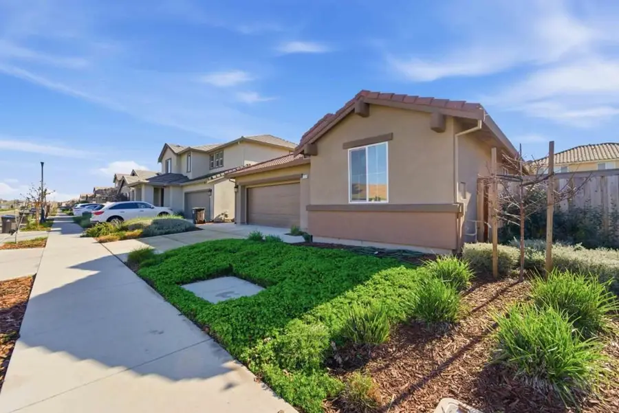 958 Shearwater Road, Lathrop, CA 95330 - #3