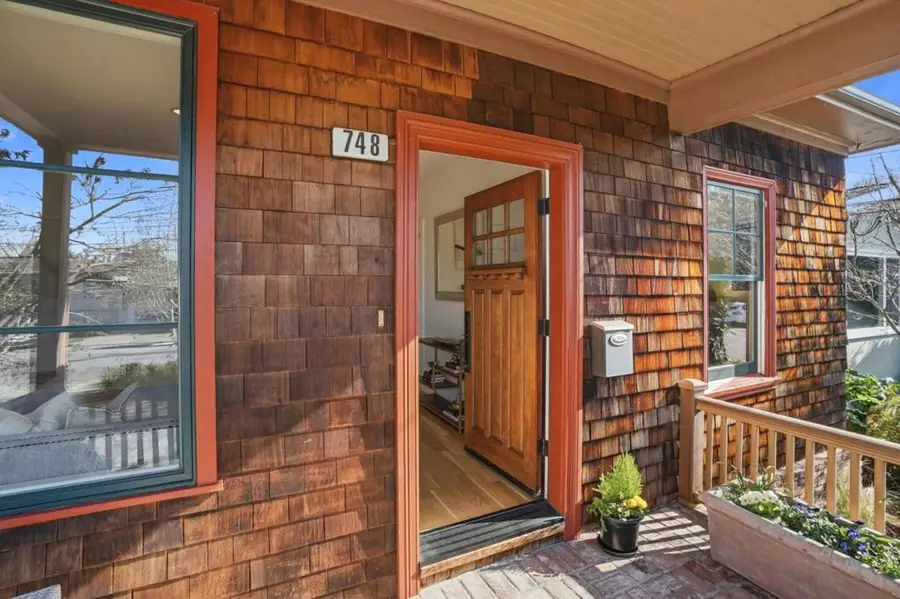 748 Laurel Avenue, Burlingame, CA 94010 - Image #3