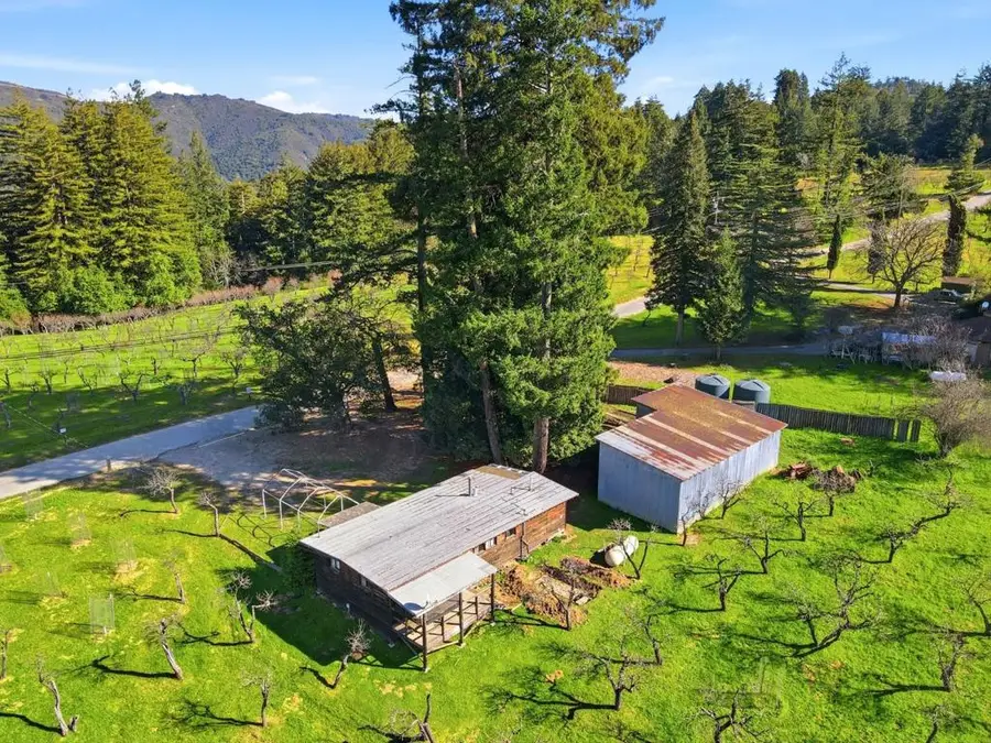 24580 Loma Prieta Avenue, Los Gatos, CA 95033 - Image #2