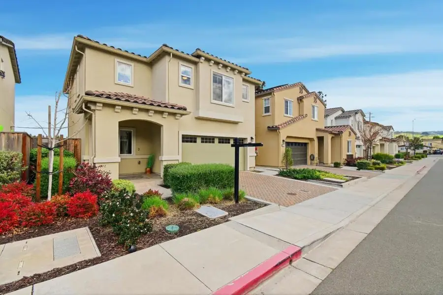 121 Mountaintop Avenue, Hayward, CA 94544 - #2