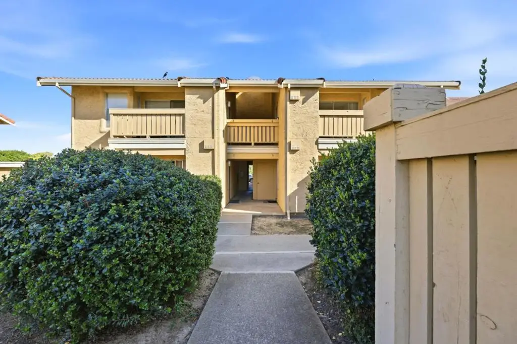 7 Las Moradas Circle, San Pablo, CA 94806 - Image #1