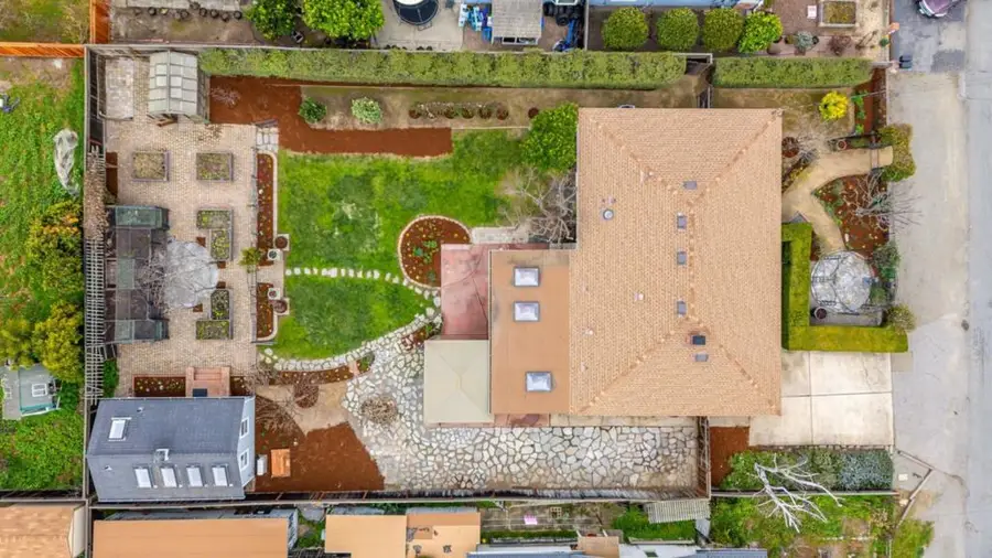 2025 Yorkshire Way, Mountain View, CA 94040 - #3