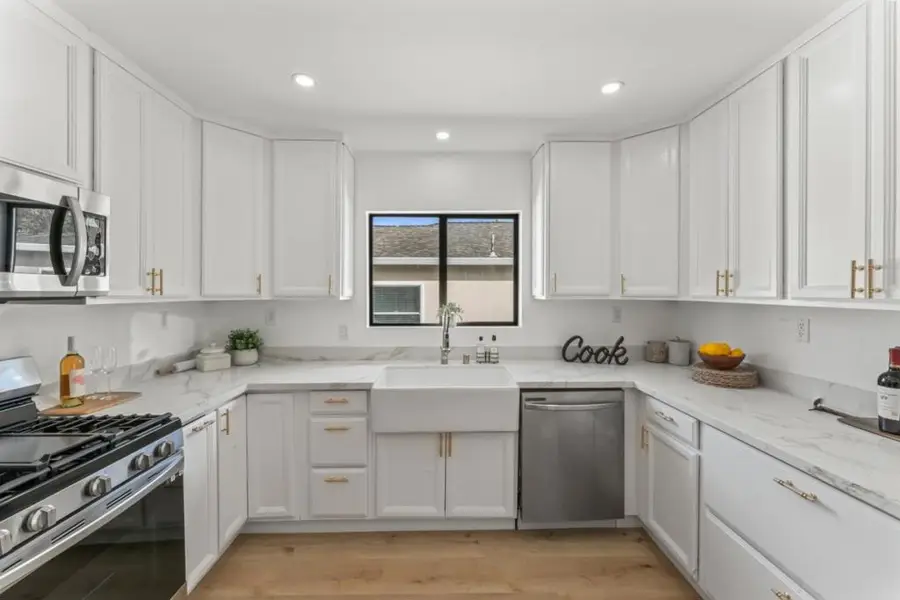 300 Klamath Street, Brisbane, CA 94005 - #3