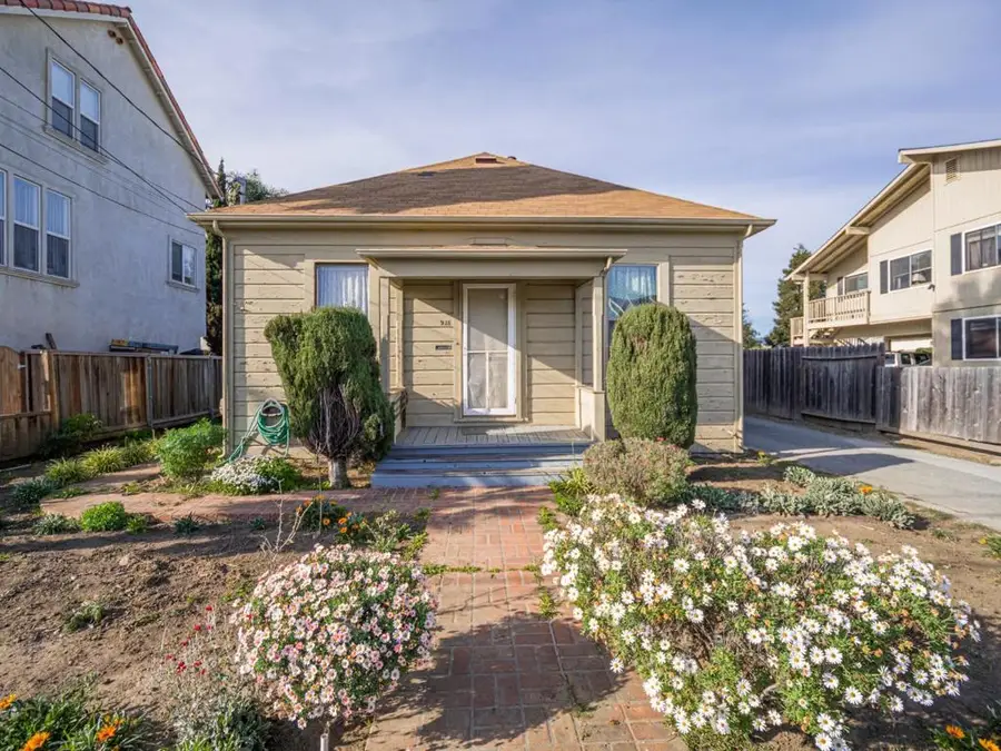 215 Palm Avenue, Watsonville, CA 95076 - #2