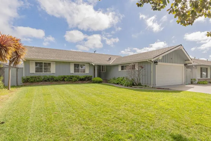 30 Santa Monica Court, Salinas, CA 93901 - #2