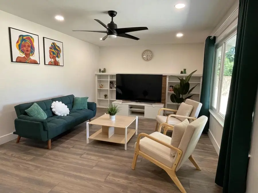 725 W Rialto Avenue, Fresno, CA 93705 - #2