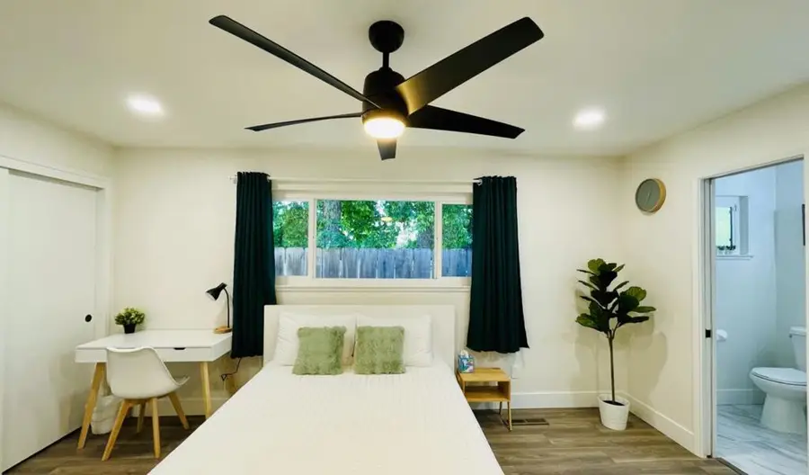 725 W Rialto Avenue, Fresno, CA 93705 - #3