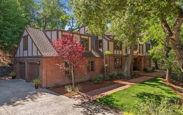 21700 Via Regina, Saratoga, CA 95070