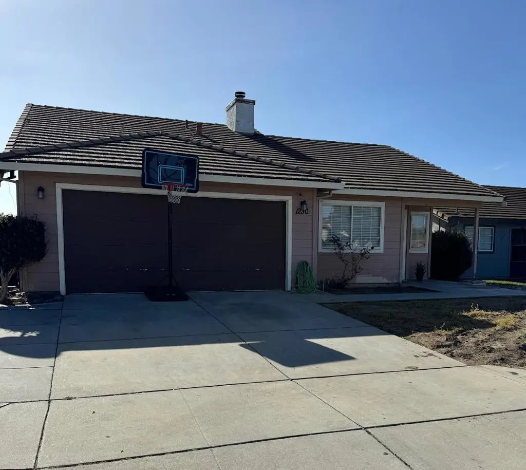 1230 Paseo Grande, Salinas, CA 93905 - #1