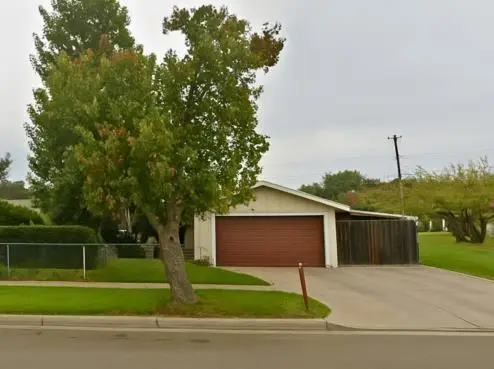 377 W Alluvial Avenue, Pinedale, CA 93650