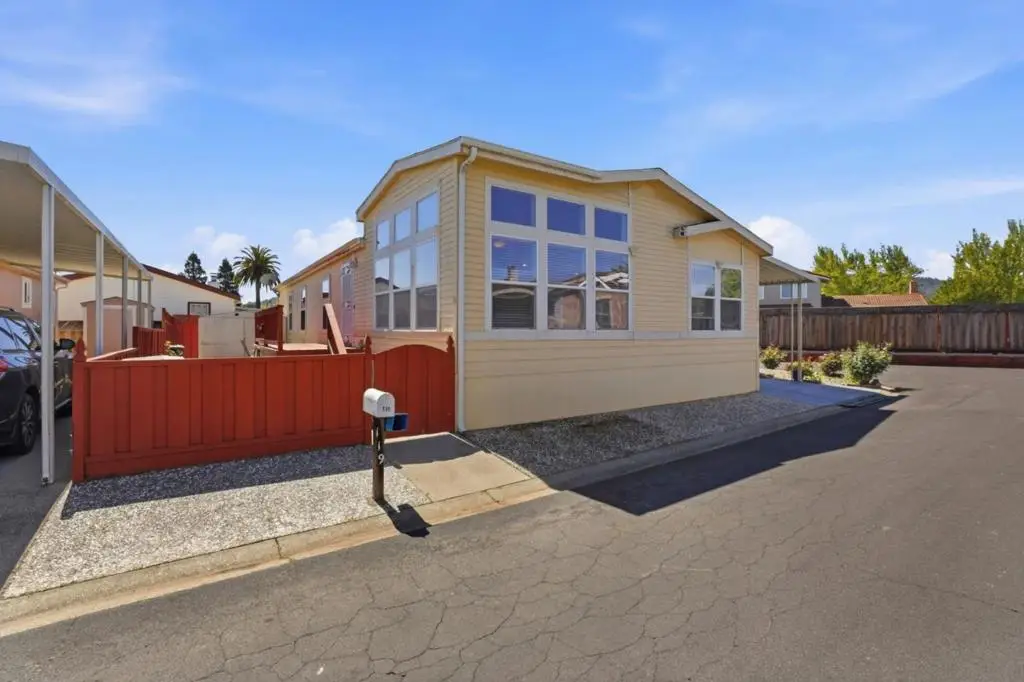 500 W 10th Street, Gilroy, CA 95020 - #1