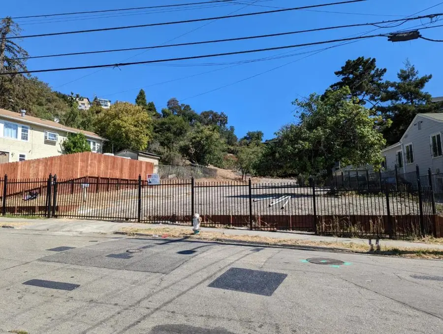 Address Withheld By Seller, Oakland, CA 94605 - #2