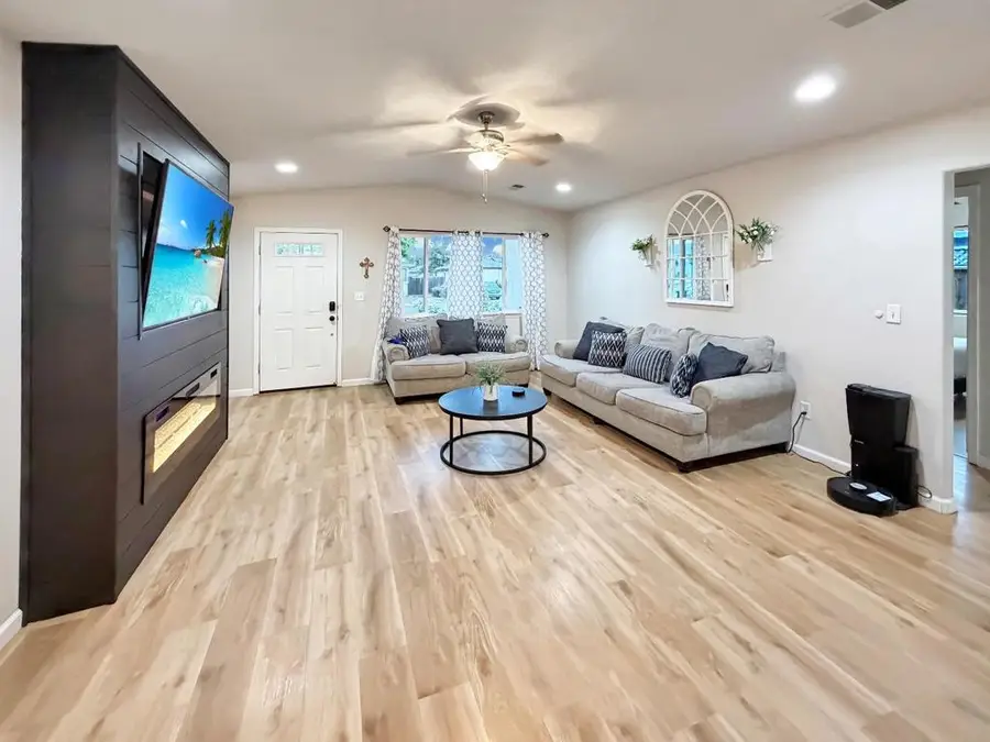 690 El Cerrito Way, Gilroy, CA 95020 - #2