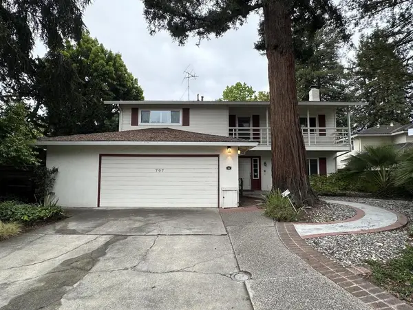 707 Charleston Court, Palo Alto, CA 94303