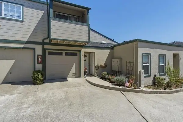 189 San Pablo Court #8, Marina, CA 93933