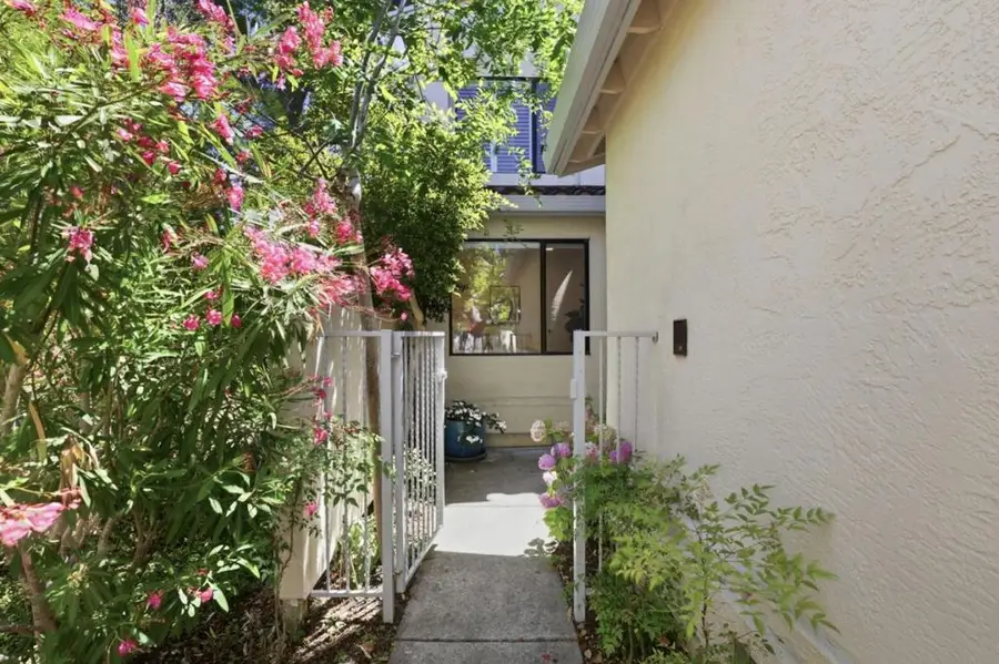 3 Daffodil Lane, San Carlos, CA 94070 - #3