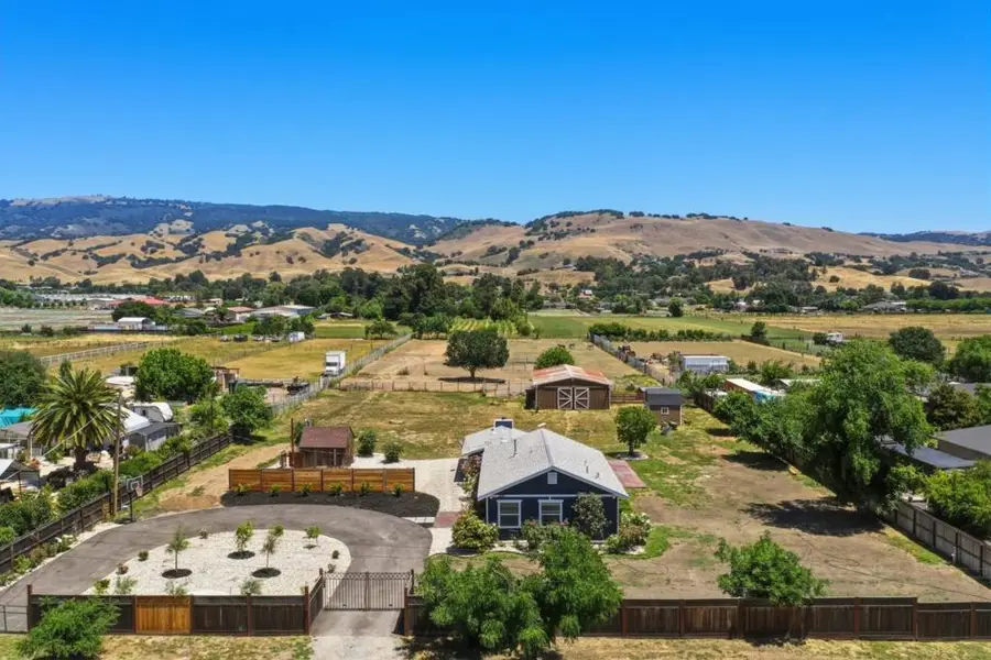 10930 Foothill Avenue, Gilroy, CA 95020 - #3