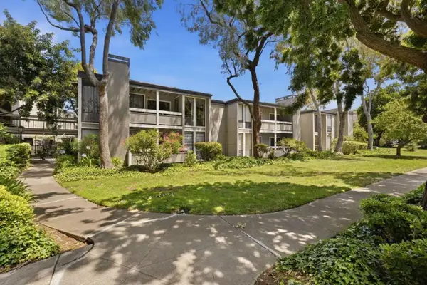 1151 Compass Lane #111, Foster City, CA 94404