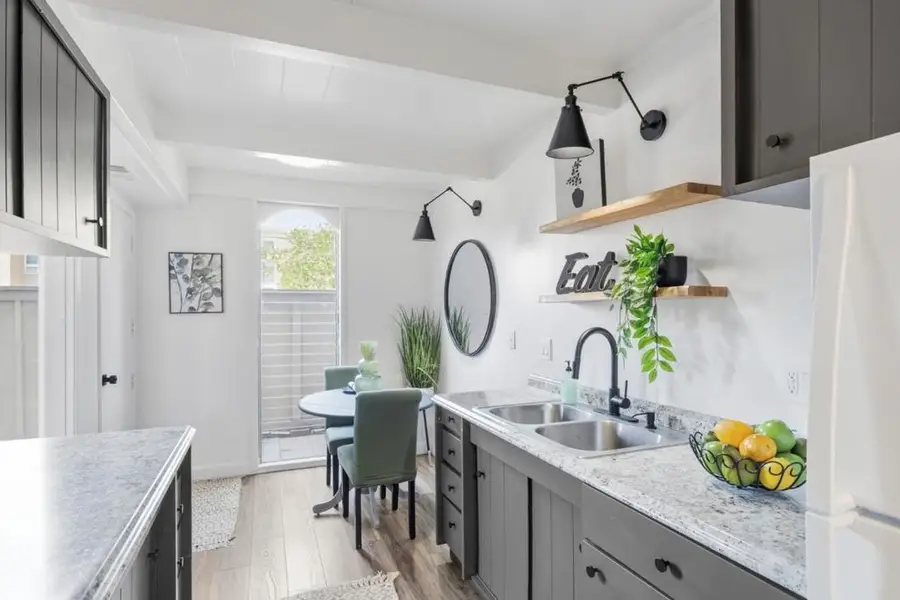 451 Dela Vina #107, Monterey, CA 93940 - #2