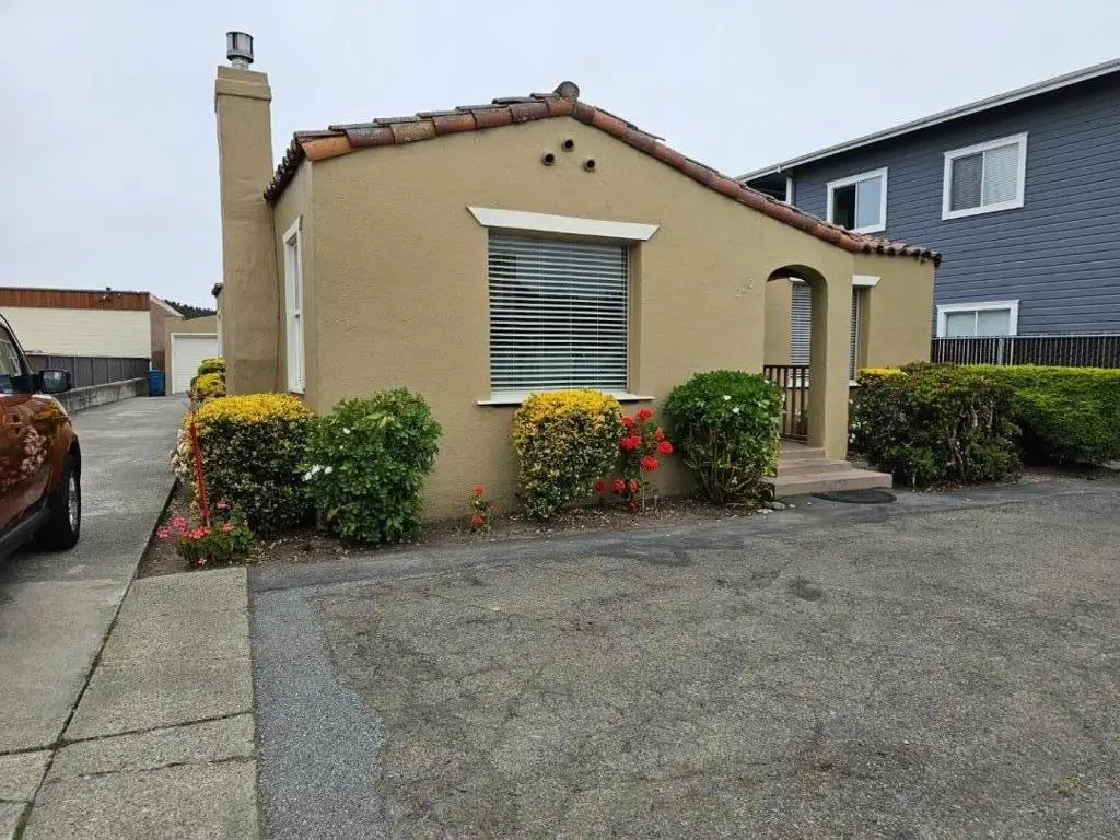 220 Main Street, Half Moon Bay, CA 94019 - #1