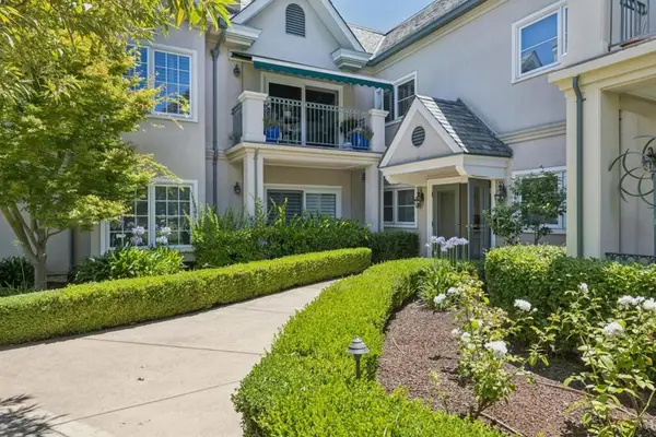 1 W Edith Avenue #D125, Los Altos, CA 94022