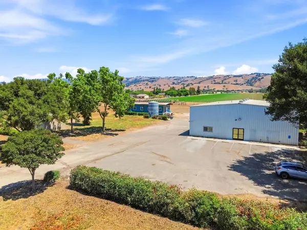 3065 Pacheco Pass Highway, Gilroy, CA 95020