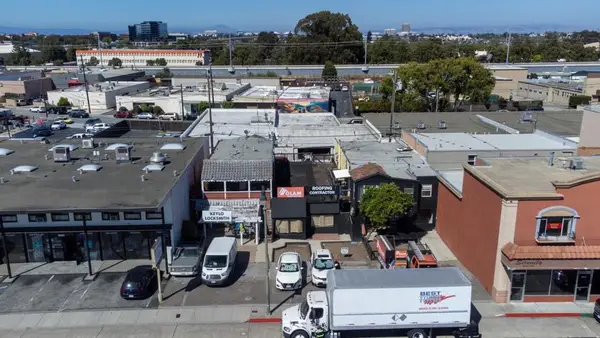22772283 South El Camino Real, San Mateo, CA 94403
