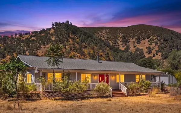 1633 New Long Valley Road, Clearlake Oaks, CA 95423