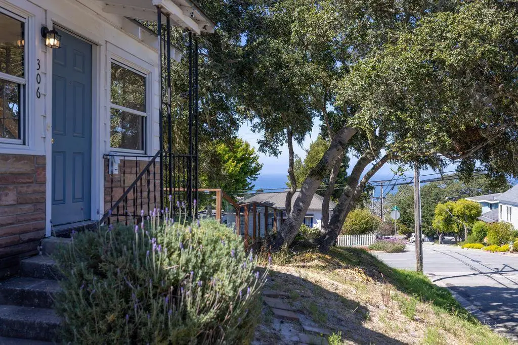 306 9th Street, Pacific Grove, CA 93950 - #1