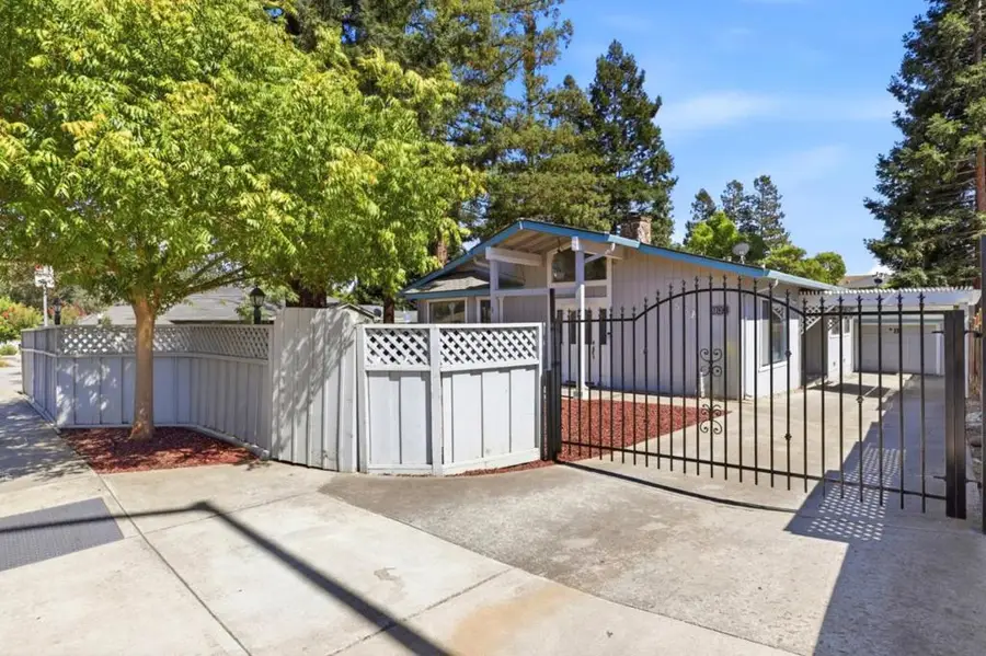 156 W Dunne Avenue, Morgan Hill, CA 95037 - #2