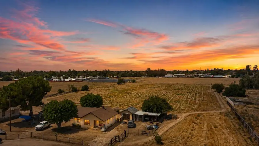 1367 N Marks Avenue, Fresno, CA 93722 - #3
