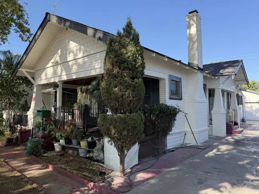 208 Yosemite Avenue, Modesto, CA 95351 - #2