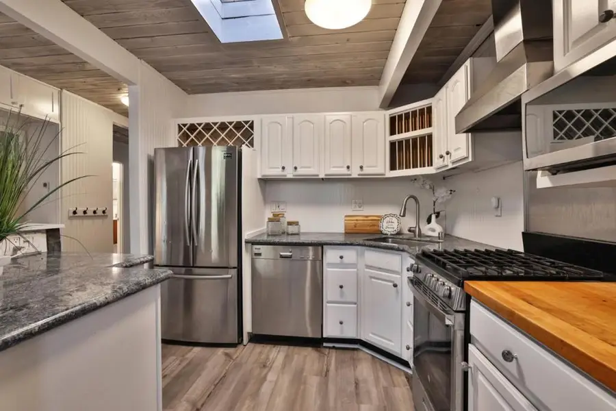 1076 Pomeroy Avenue, Santa Clara, CA 95051 - #3