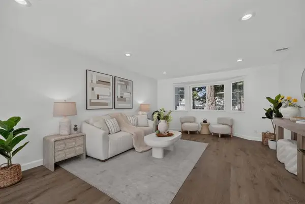 821 Montgomery Street, Mountain View, CA 94041