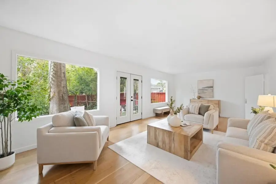 2425 Alameda De Las Pulgas, San Mateo, CA 94403 - #2