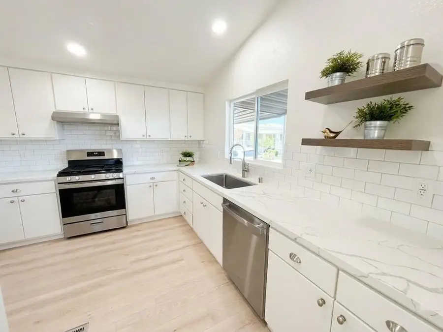 118 Chateau La Salle Drive, San Jose, CA 95111 - #3
