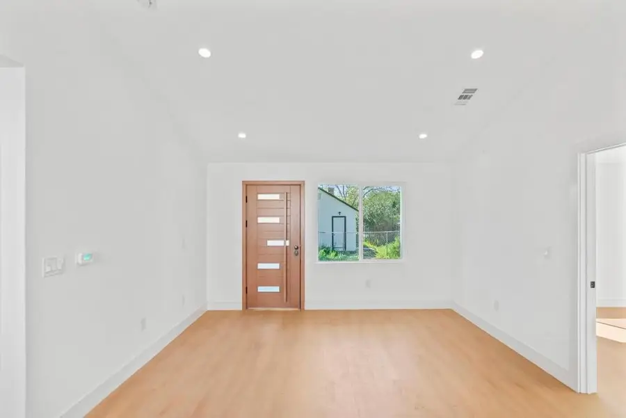 374 S 21st Street, San Jose, CA 95116 - #3