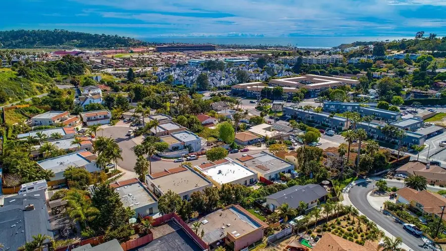 816 818 Viva Court, Solana Beach, CA 92075 - #2