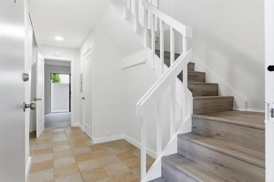 2388 Altisma Way #10 or K, Carlsbad, CA 92009 - #3