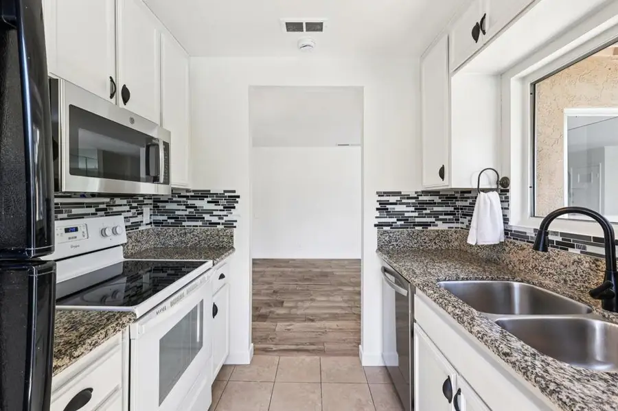 225 Diamond Way #211, Vista, CA 92083 - Image #2
