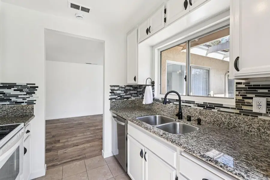 225 Diamond Way #211, Vista, CA 92083 - Image #3