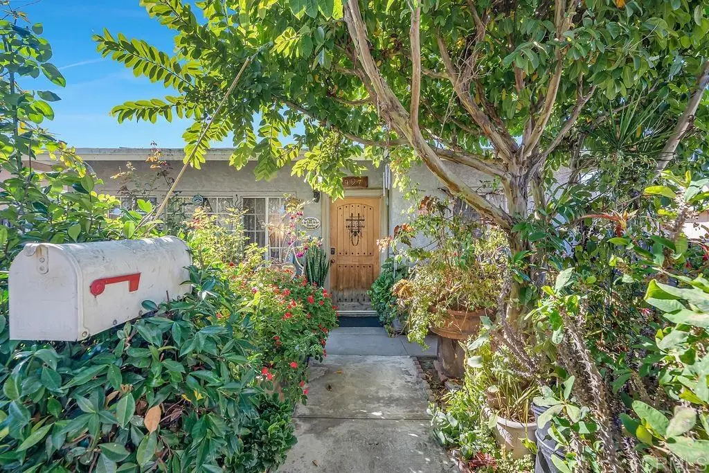 927 S Eucalyptus Ave, Inglewood, CA 90301 - #1